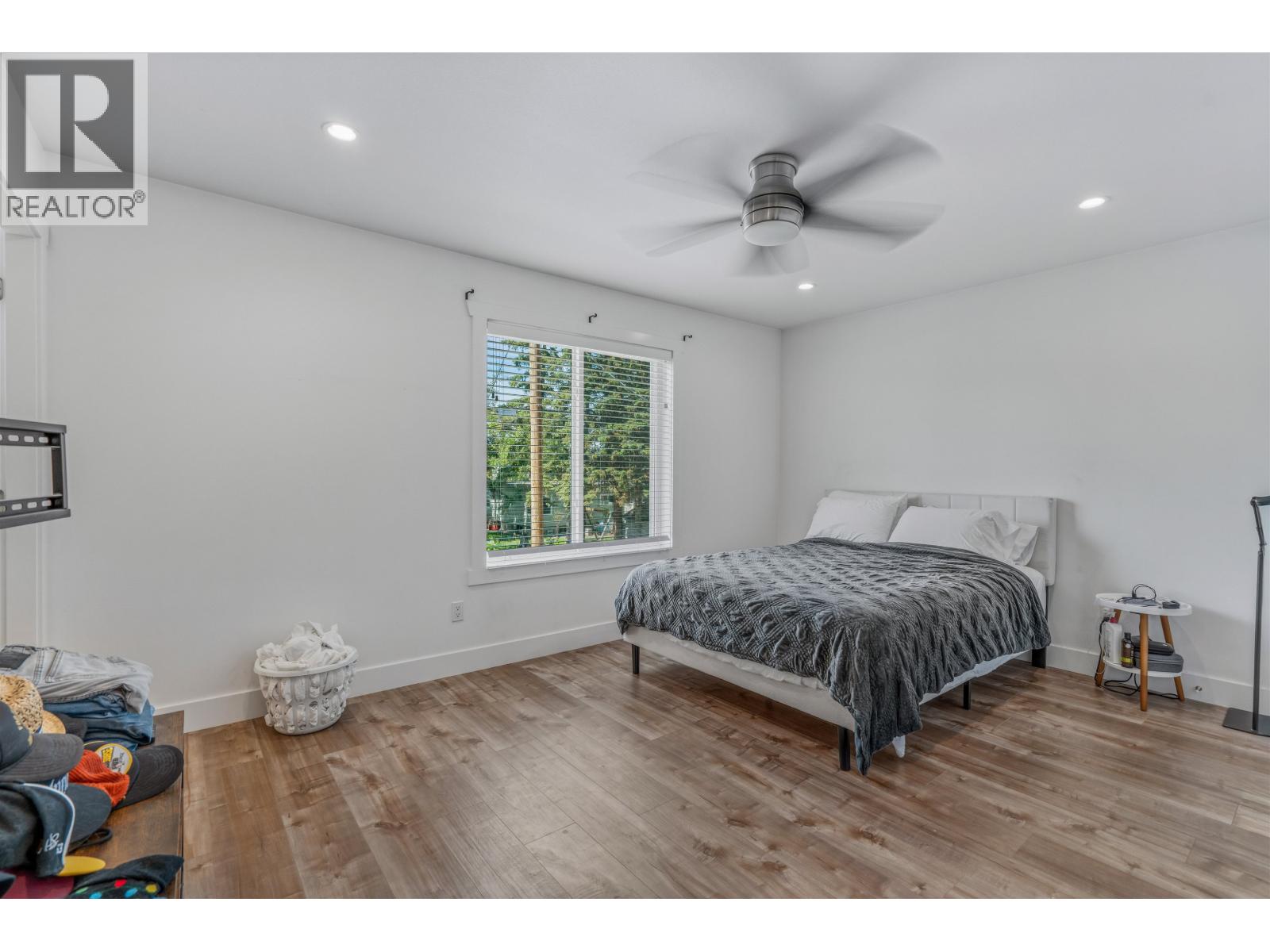 705 BURDEN STREET - 15