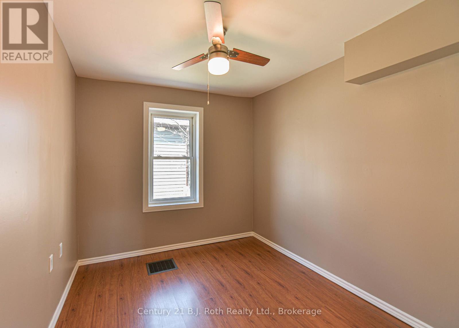 76 MCKENZIE STREET - 16