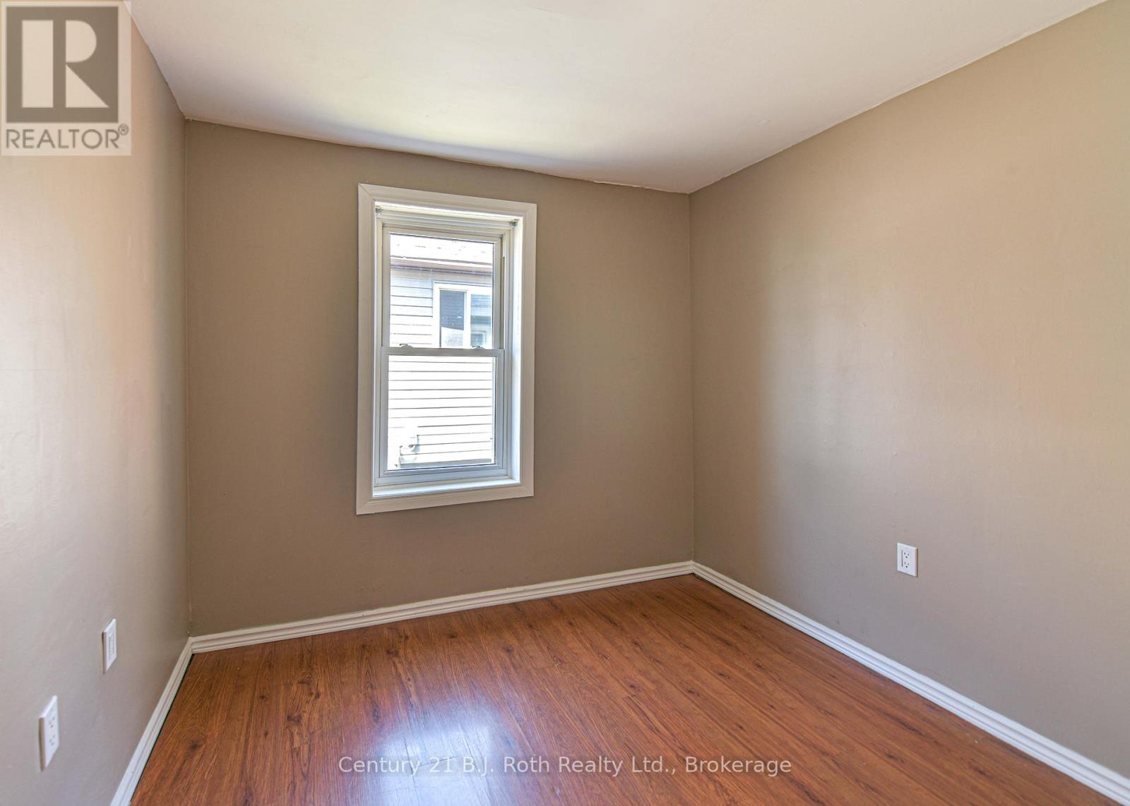 76 MCKENZIE STREET - 14