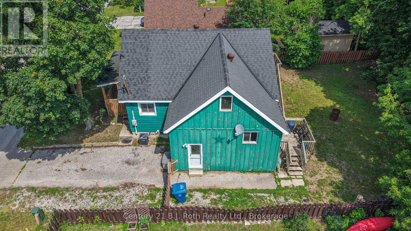 76 MCKENZIE STREET - 35