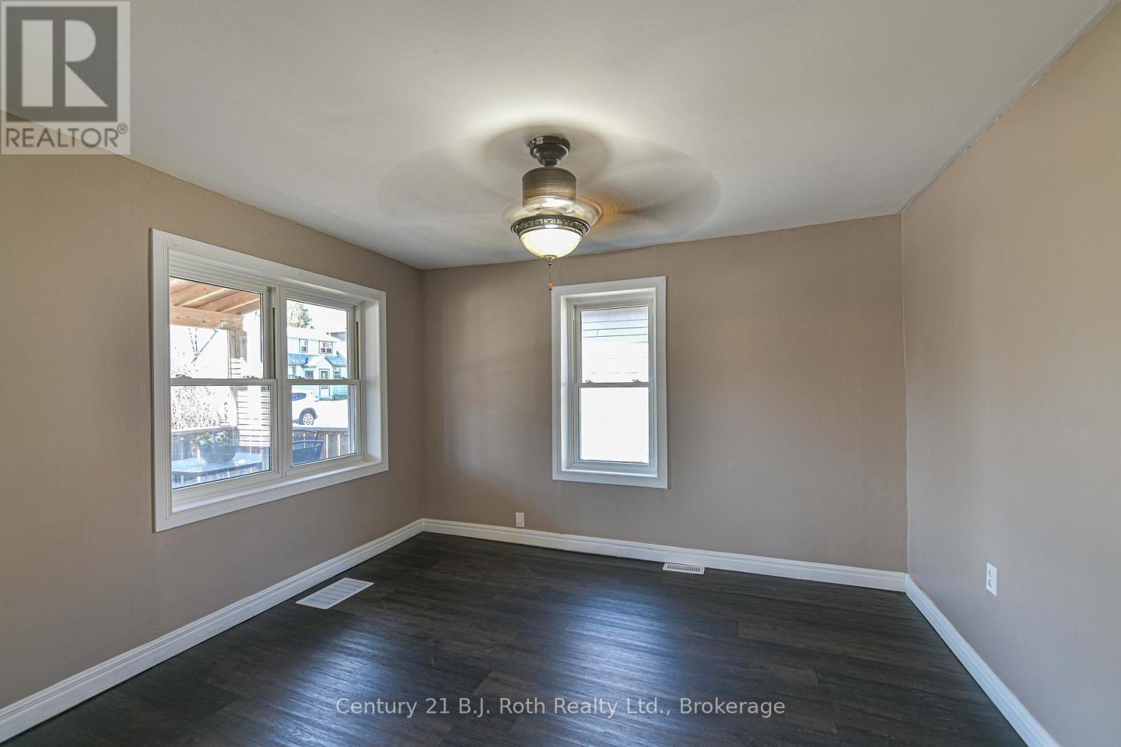 76 MCKENZIE STREET - 9