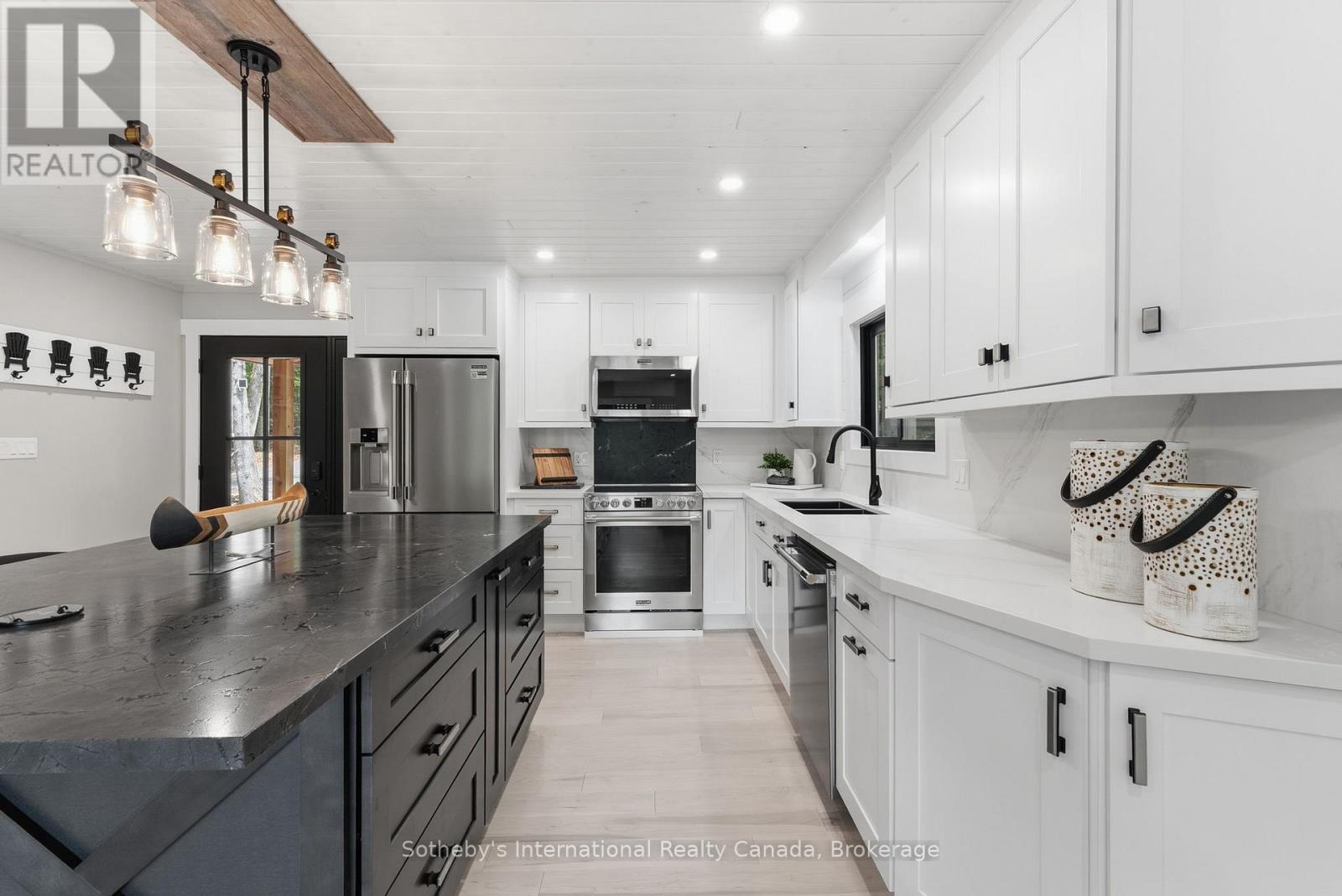 1023 STRACHAN POINT ROAD - 9