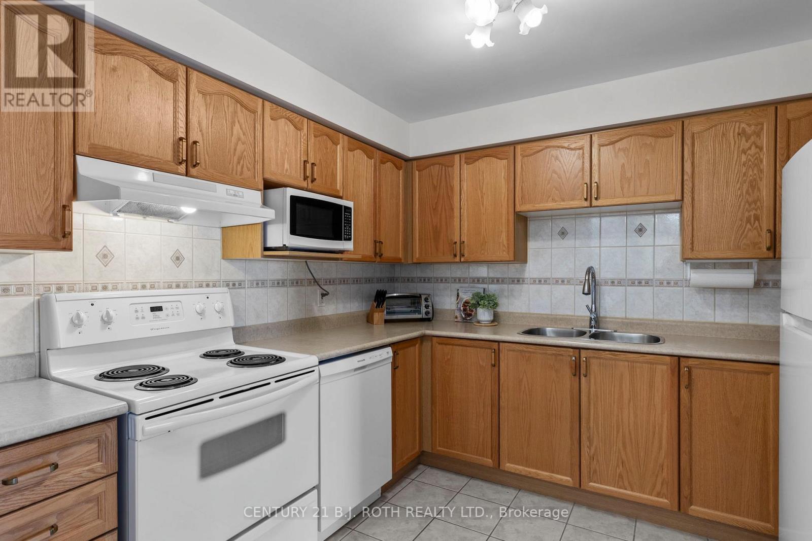 #209 49 JACOBS TERRACE - 6