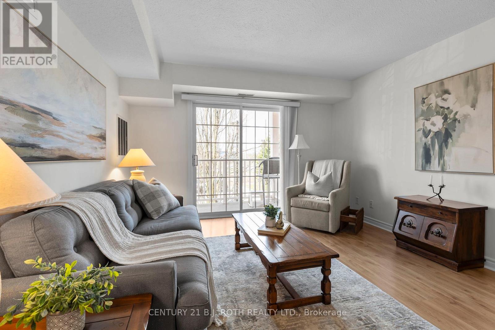 #209 49 JACOBS TERRACE - 1