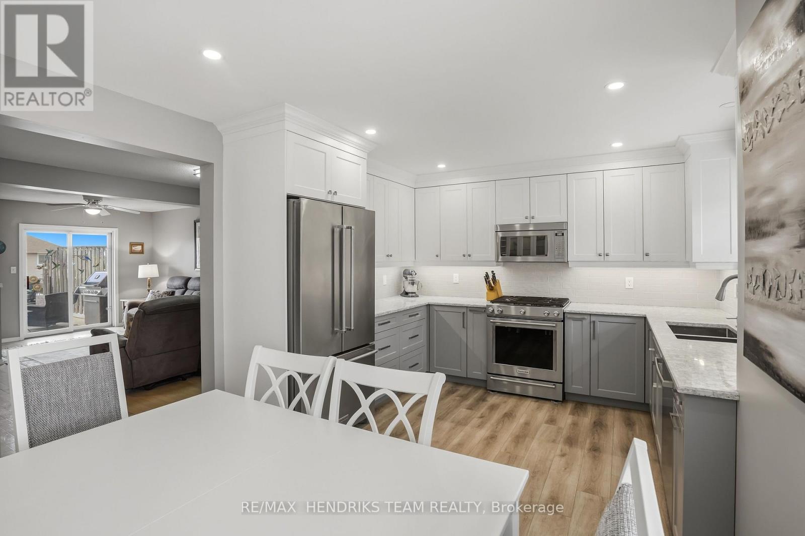 #3 176 LIVINGSTON AVENUE - 11