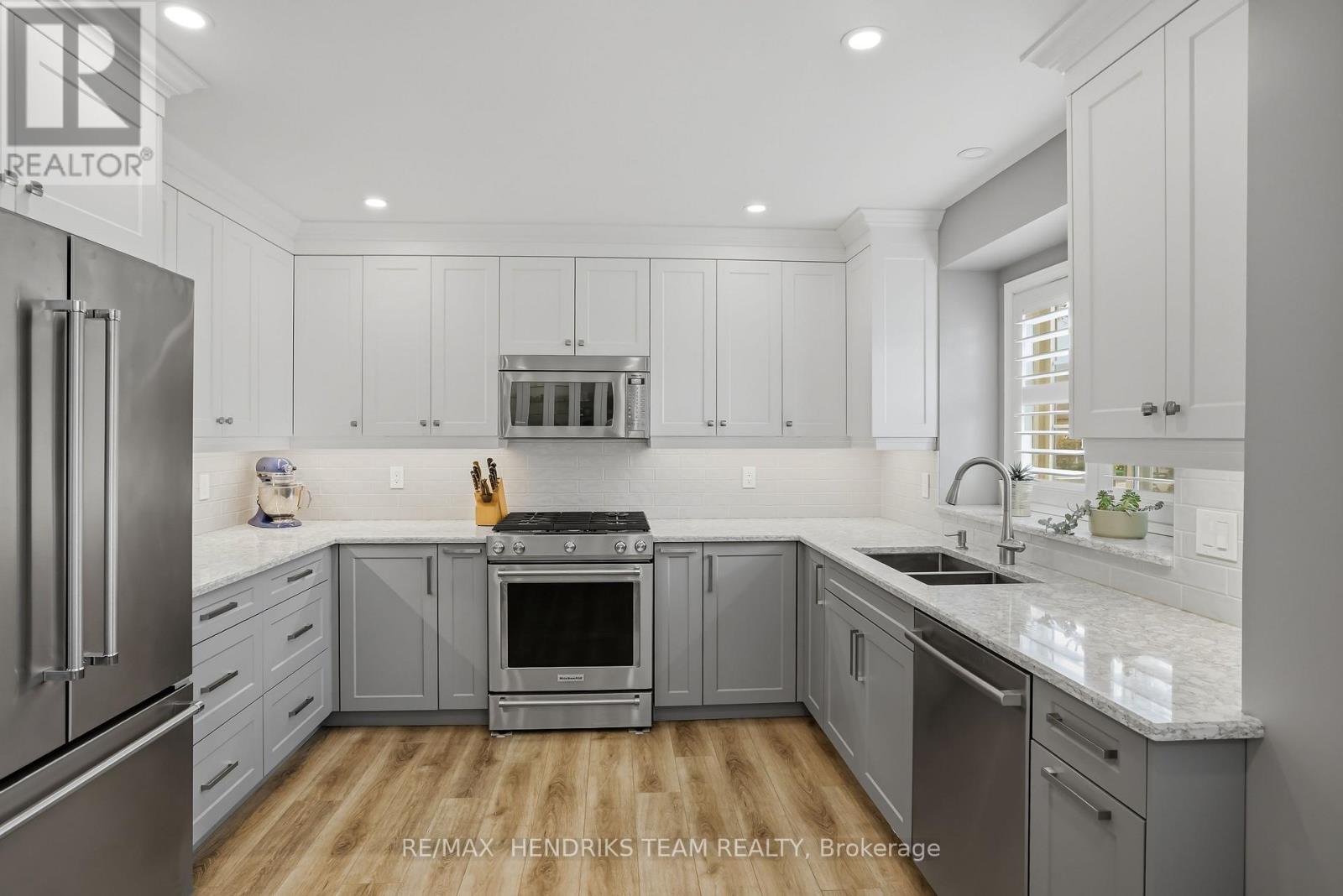 #3 176 LIVINGSTON AVENUE - 12