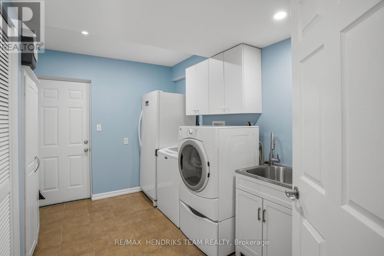 #3 176 LIVINGSTON AVENUE - 29