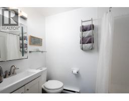 10 230 W 14th Street, North Vancouver, BC V7M1P3 Photo 17