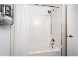 10 230 W 14th Street, North Vancouver, BC V7M1P3 Photo 18