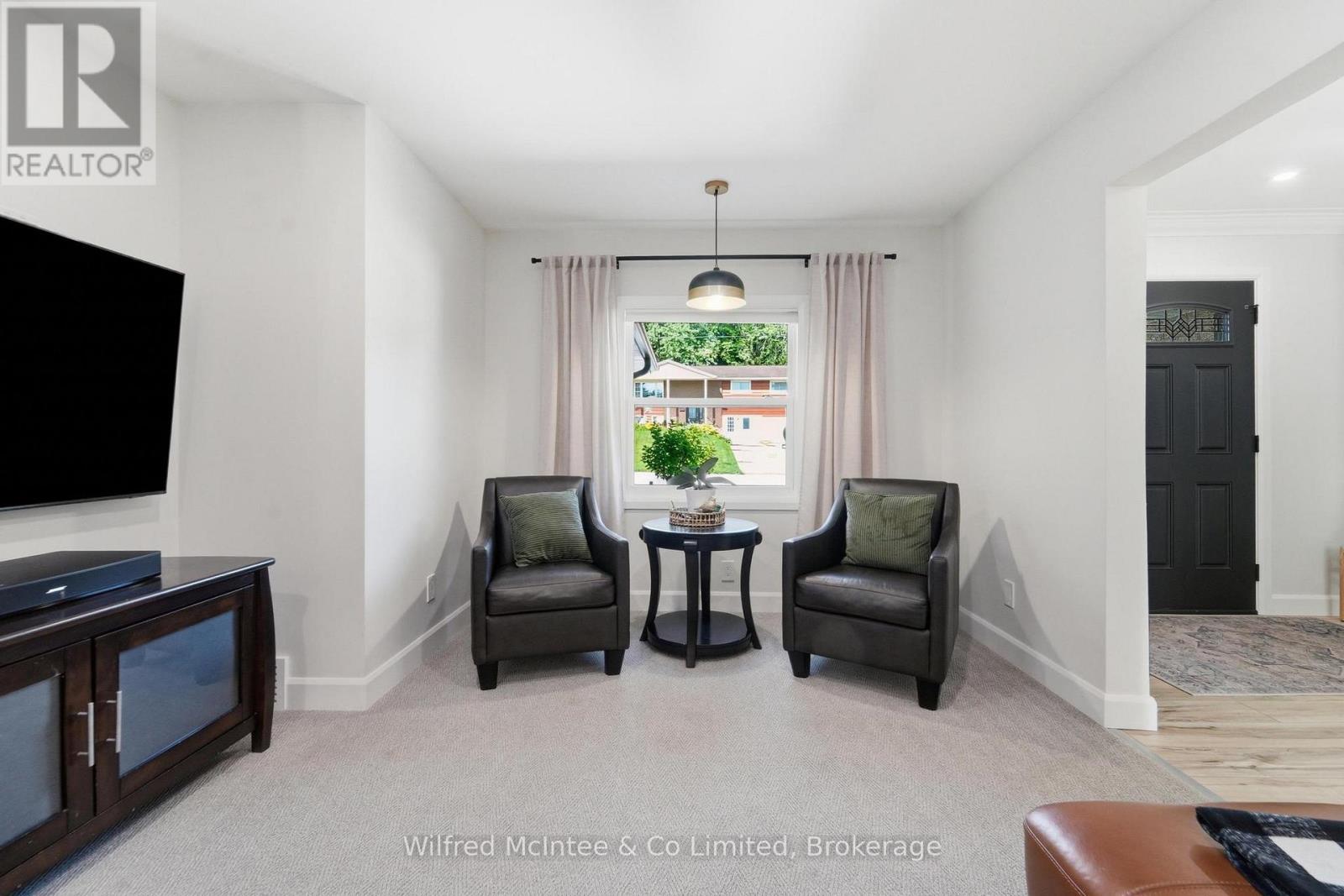 206 THOMAS STREET - 10
