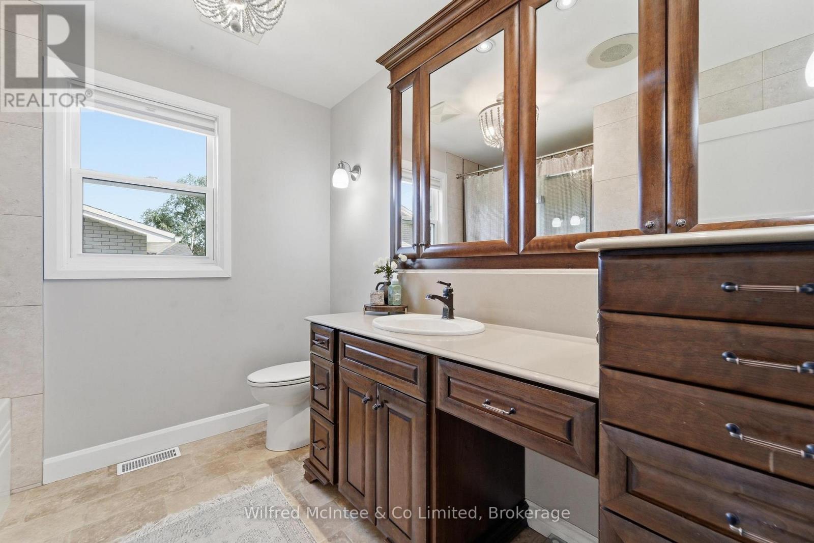 206 THOMAS STREET - 21