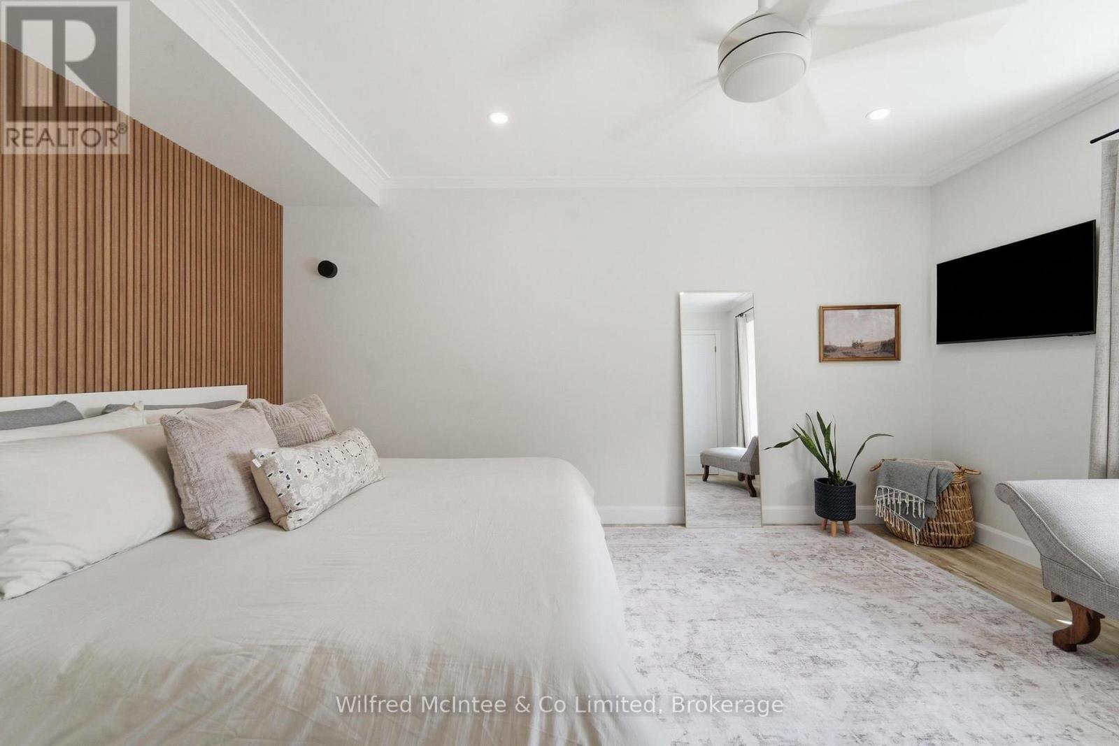 206 THOMAS STREET - 23