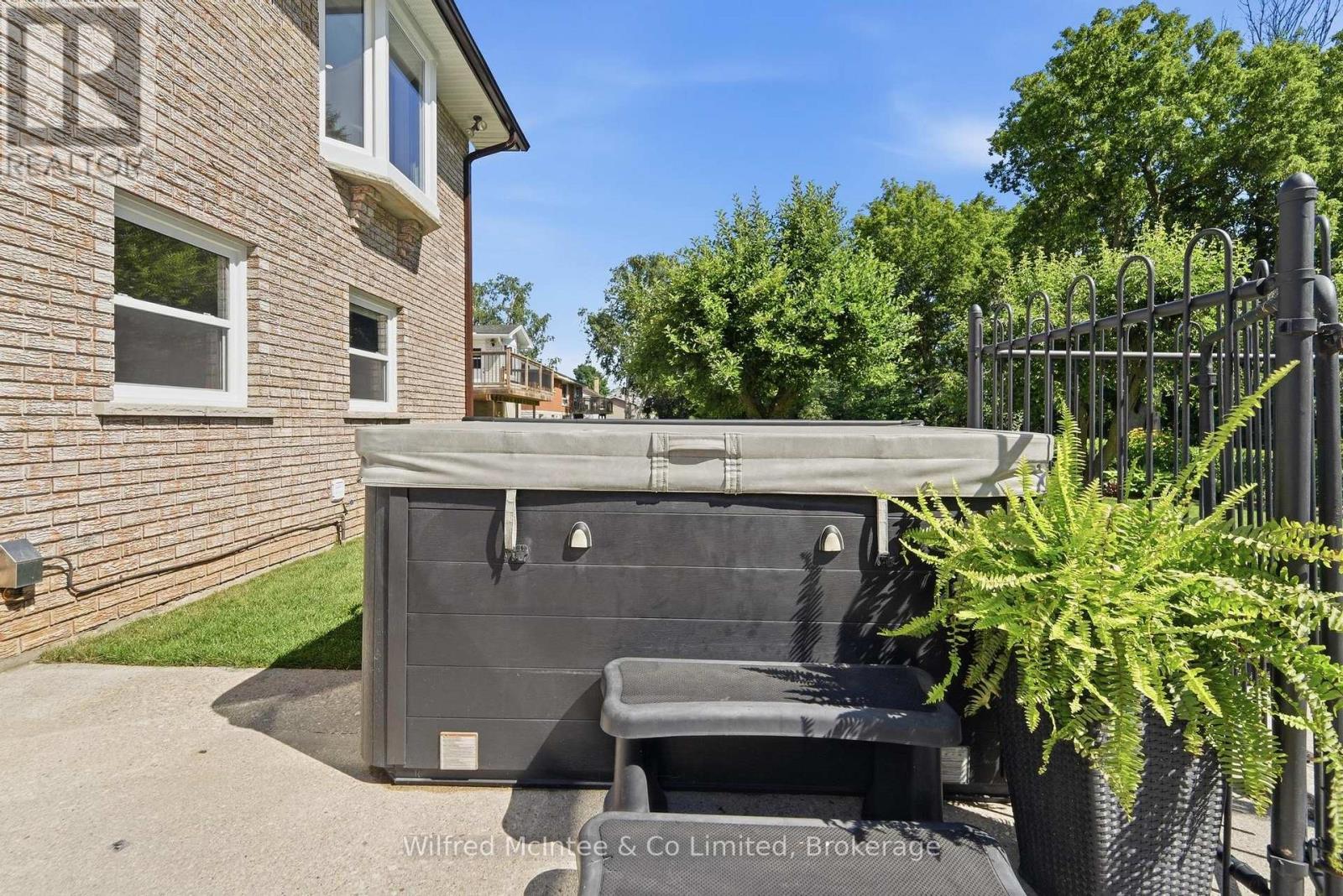 206 THOMAS STREET - 42