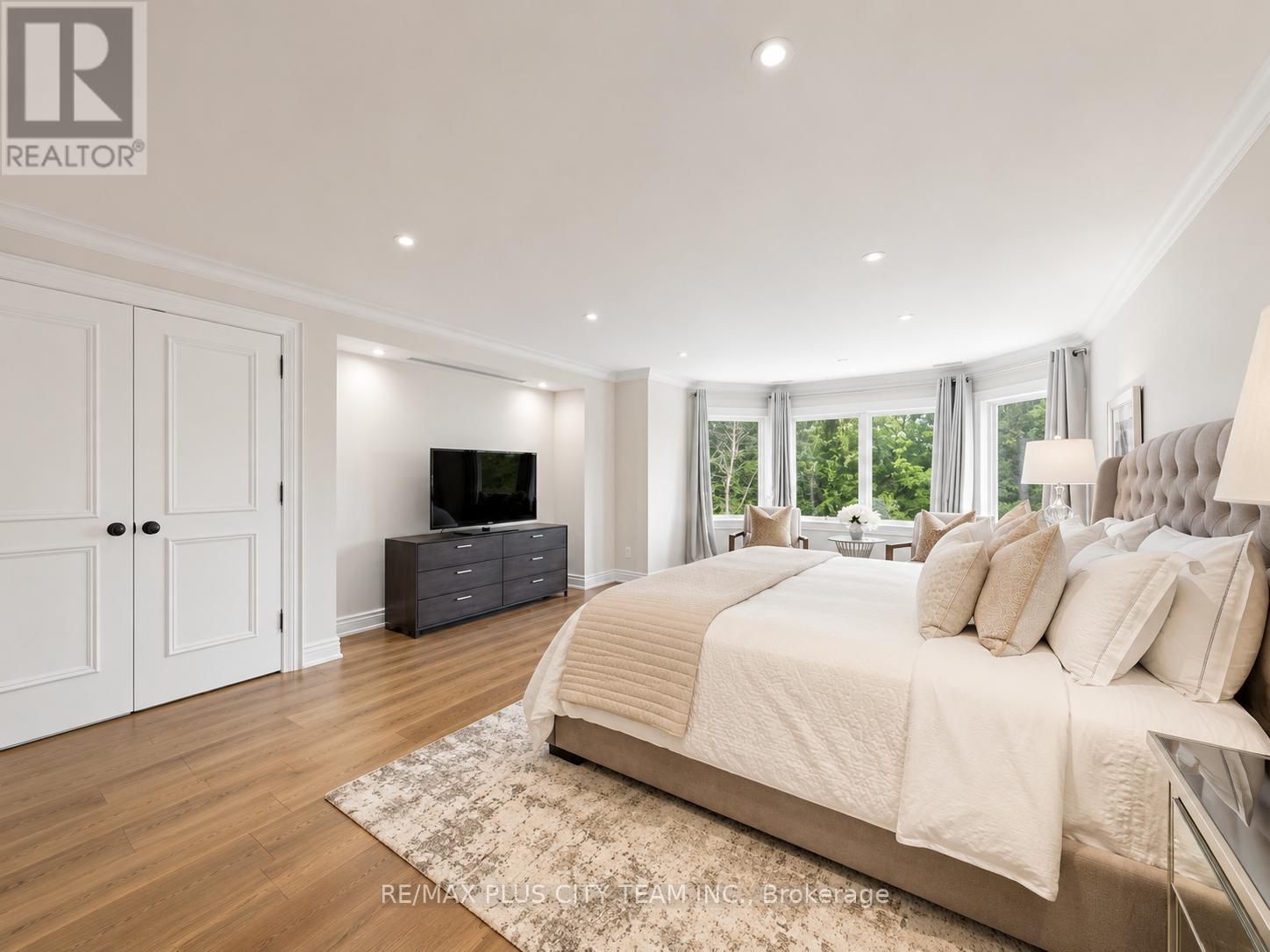 208 CARMICHAEL AVENUE - Image 23