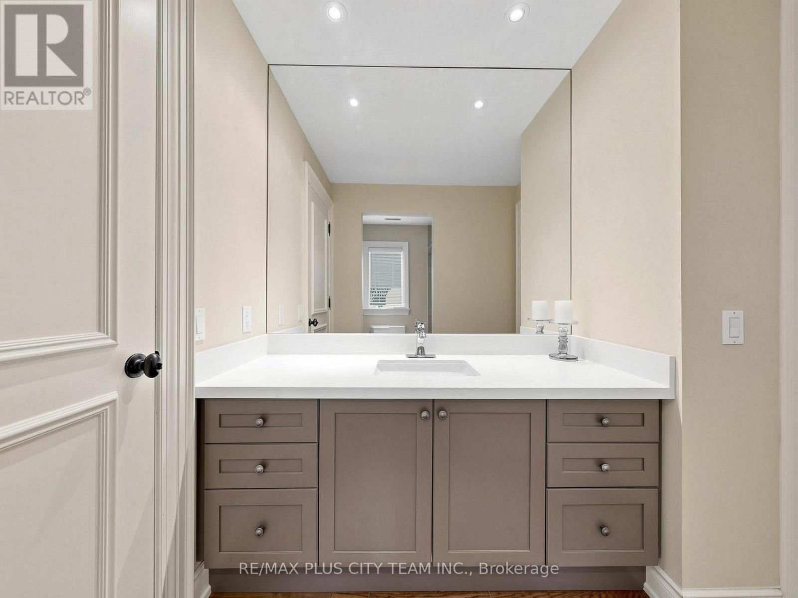 208 CARMICHAEL AVENUE - Image 30