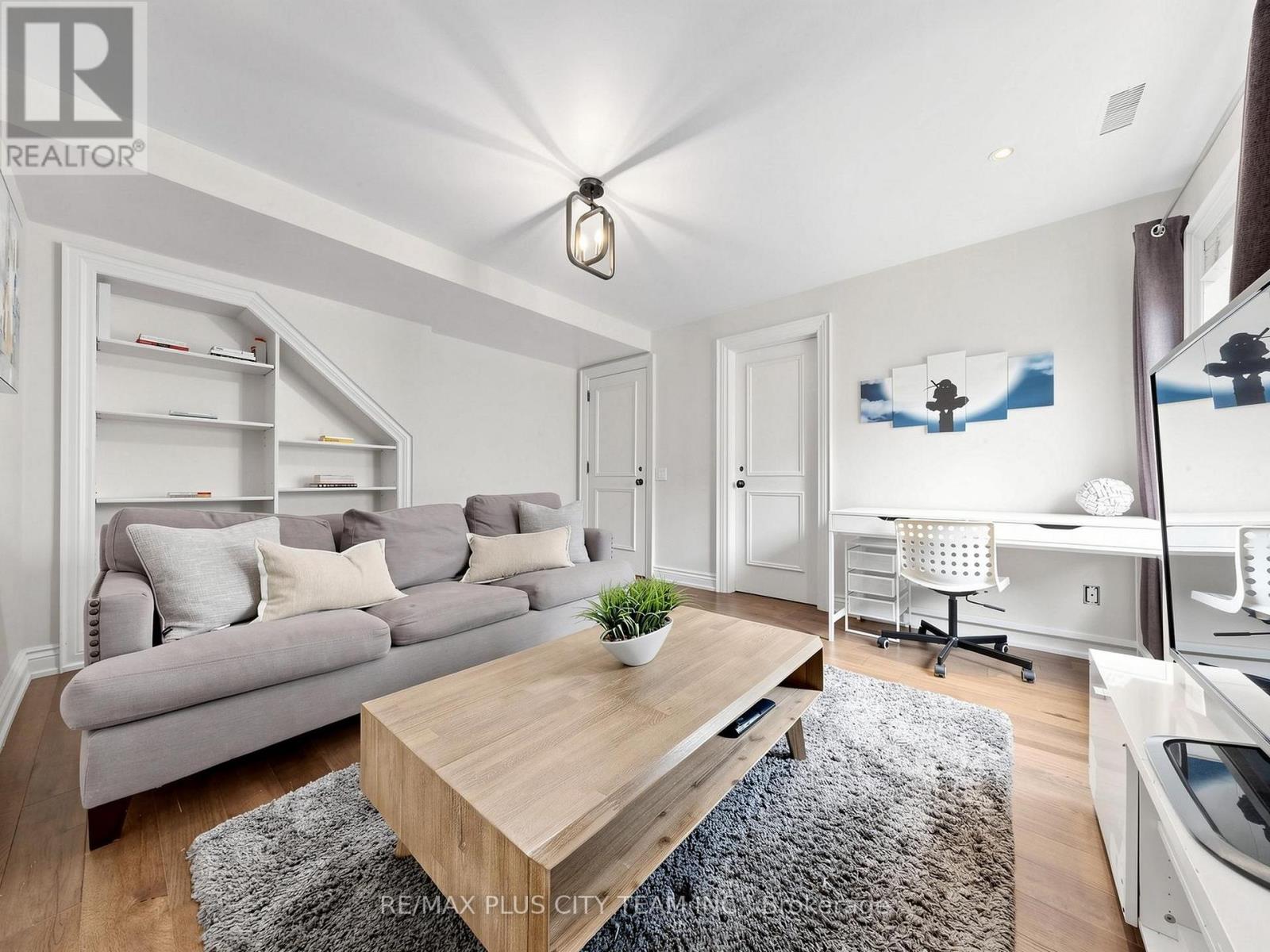 208 CARMICHAEL AVENUE - Image 31