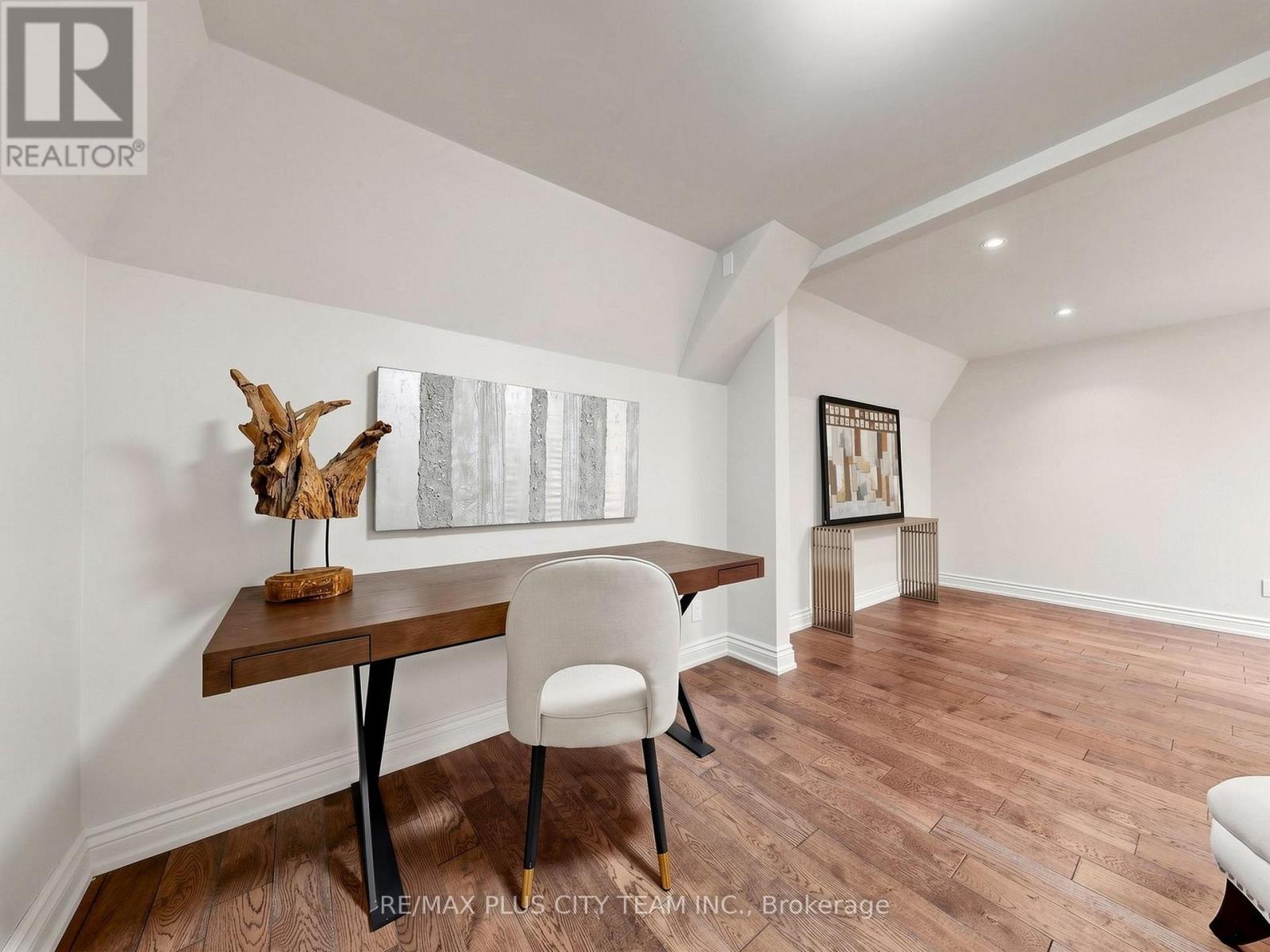 208 CARMICHAEL AVENUE - Image 33
