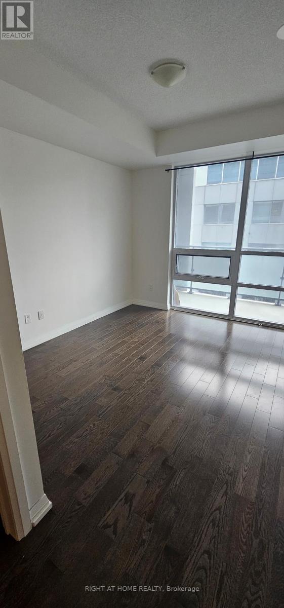 #632 460 ADELAIDE STREET - 9