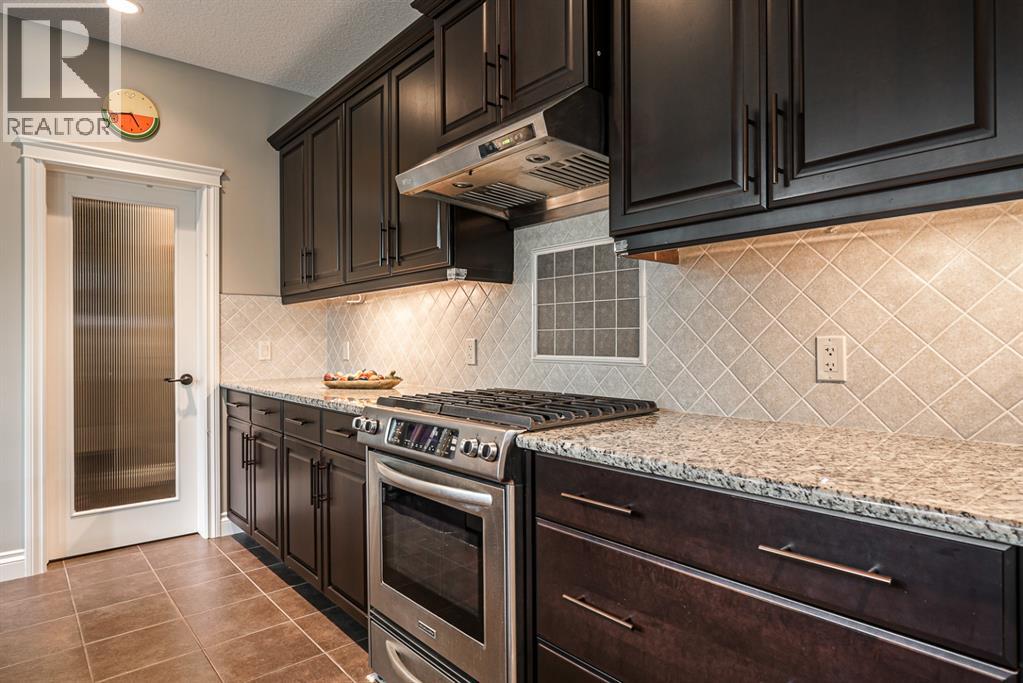 180 ASCOT Drive SW - 18
