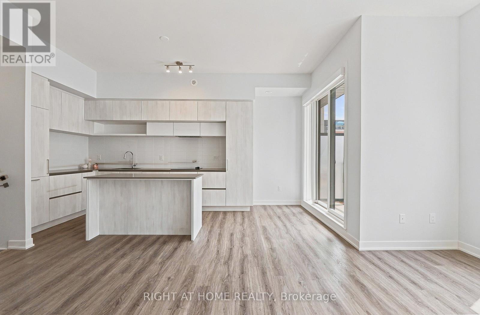 #907 2 STECKLEY HOUSE LANE - 3