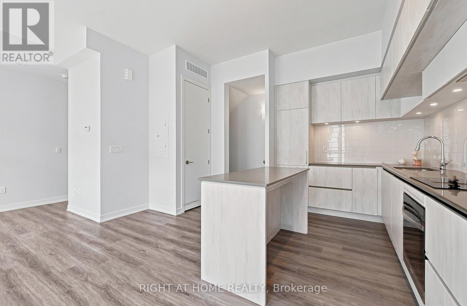 #907 2 STECKLEY HOUSE LANE - 7