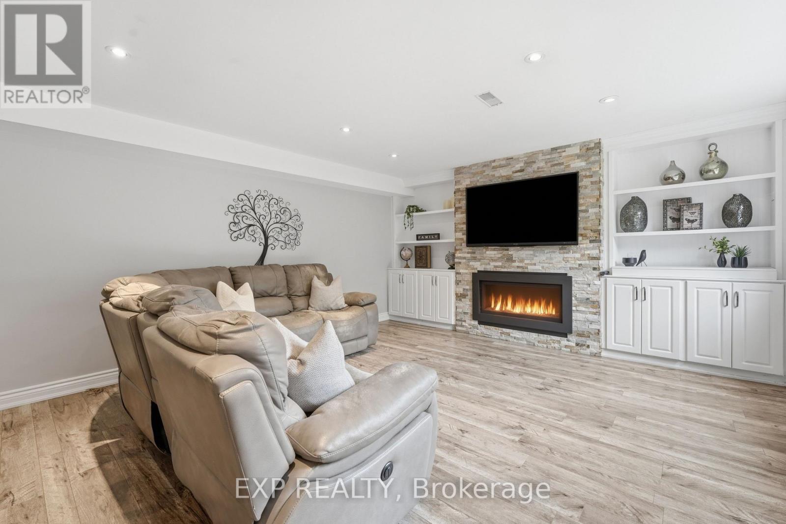 25 MANOR FOREST ROAD - Image 24