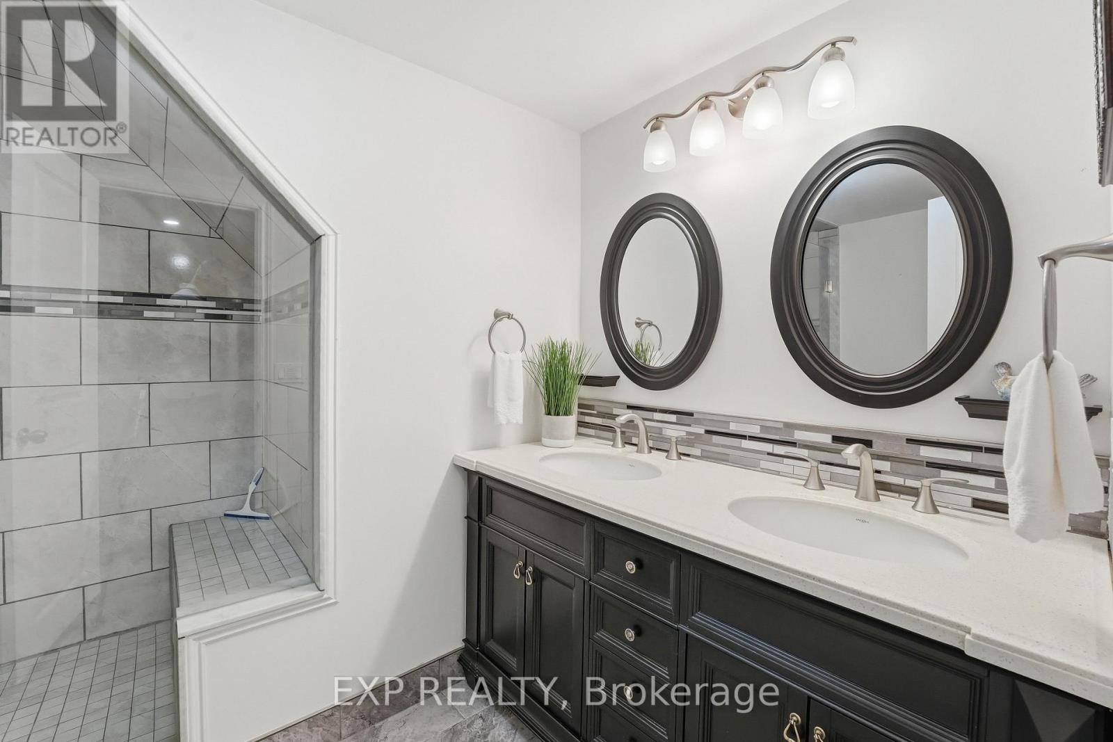 25 MANOR FOREST ROAD - Image 40