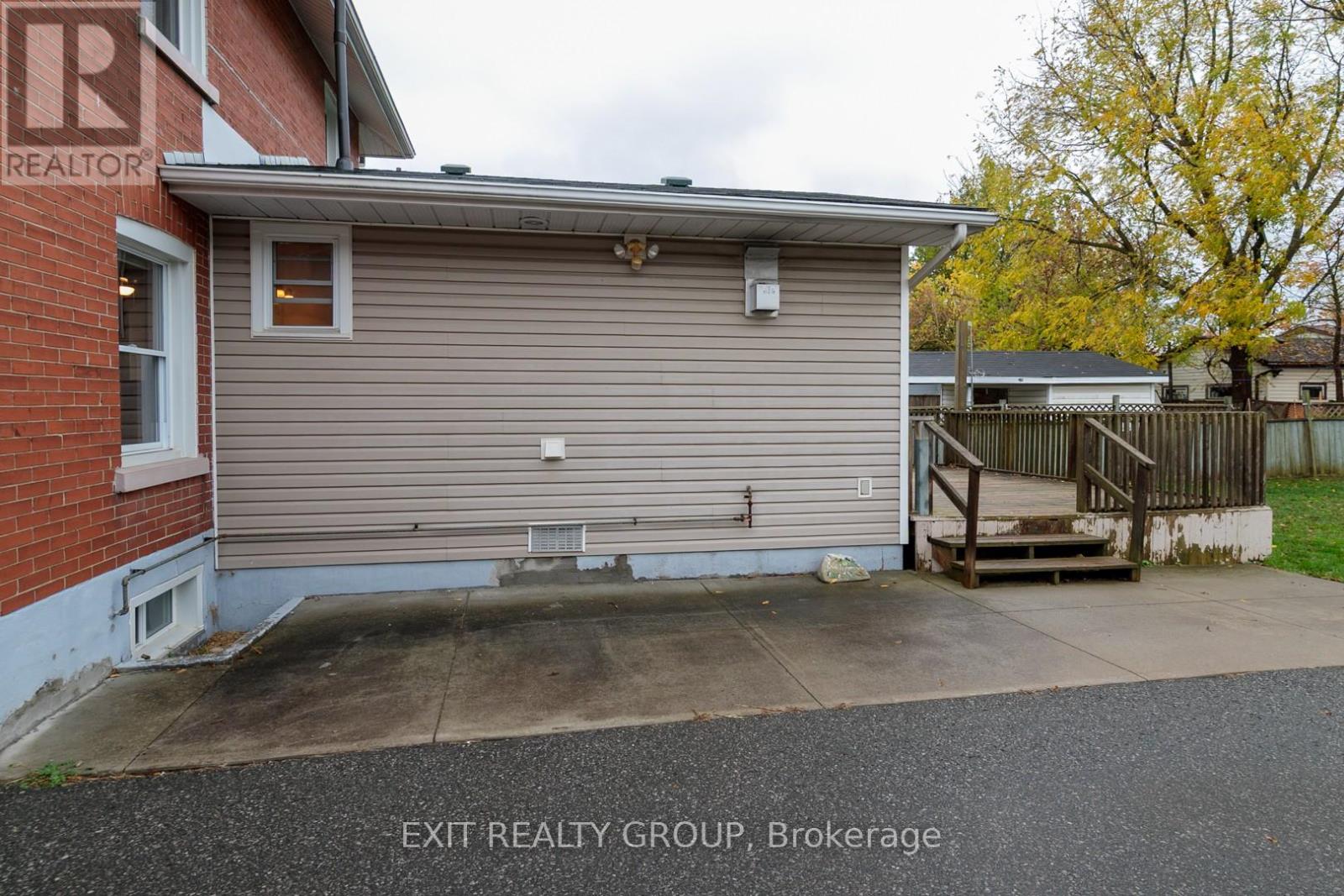 92 BYRON STREET - 27