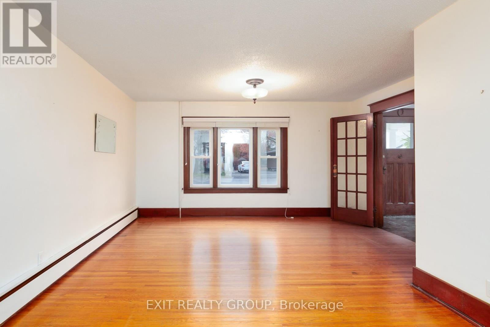 92 BYRON STREET - 9