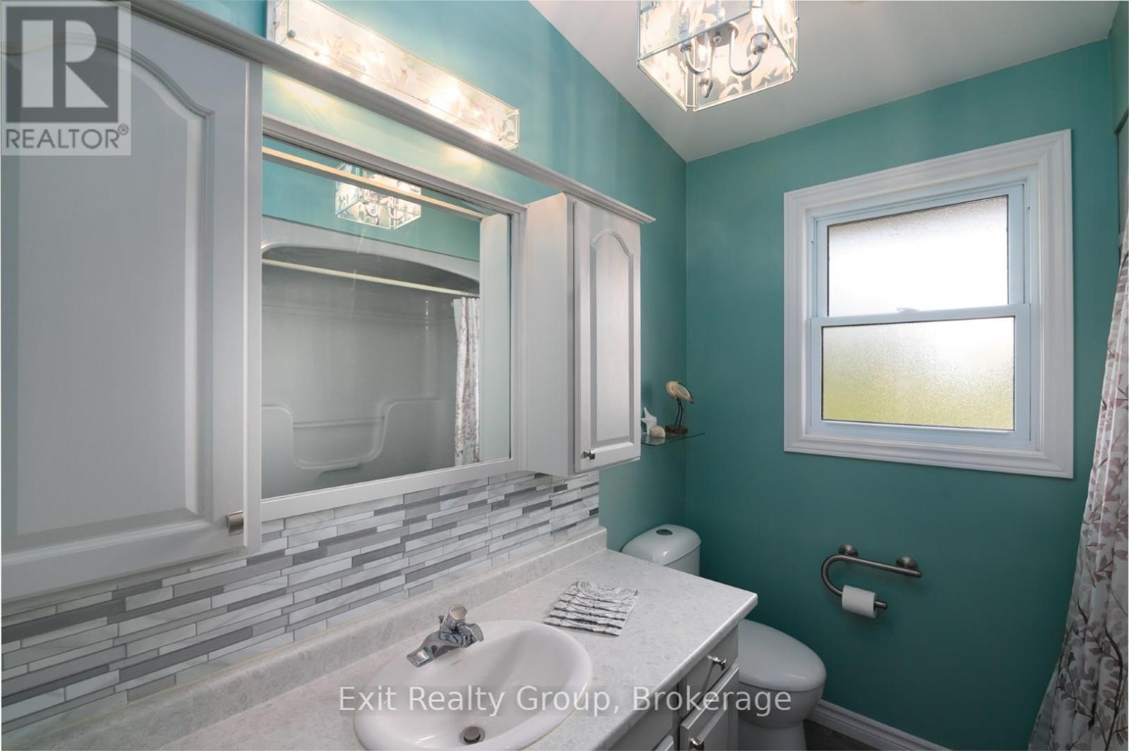 87 EVERGREEN LANE - 25