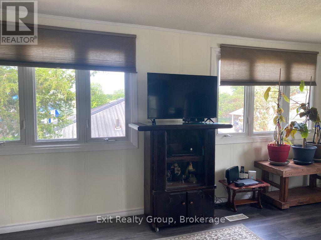 404 BLEECKER AVENUE - 20