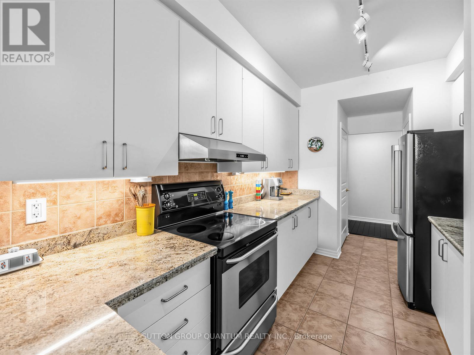 #304 80 PORT STREET E - 13