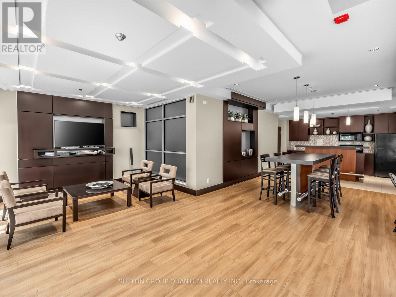 #304 80 PORT STREET E - 27