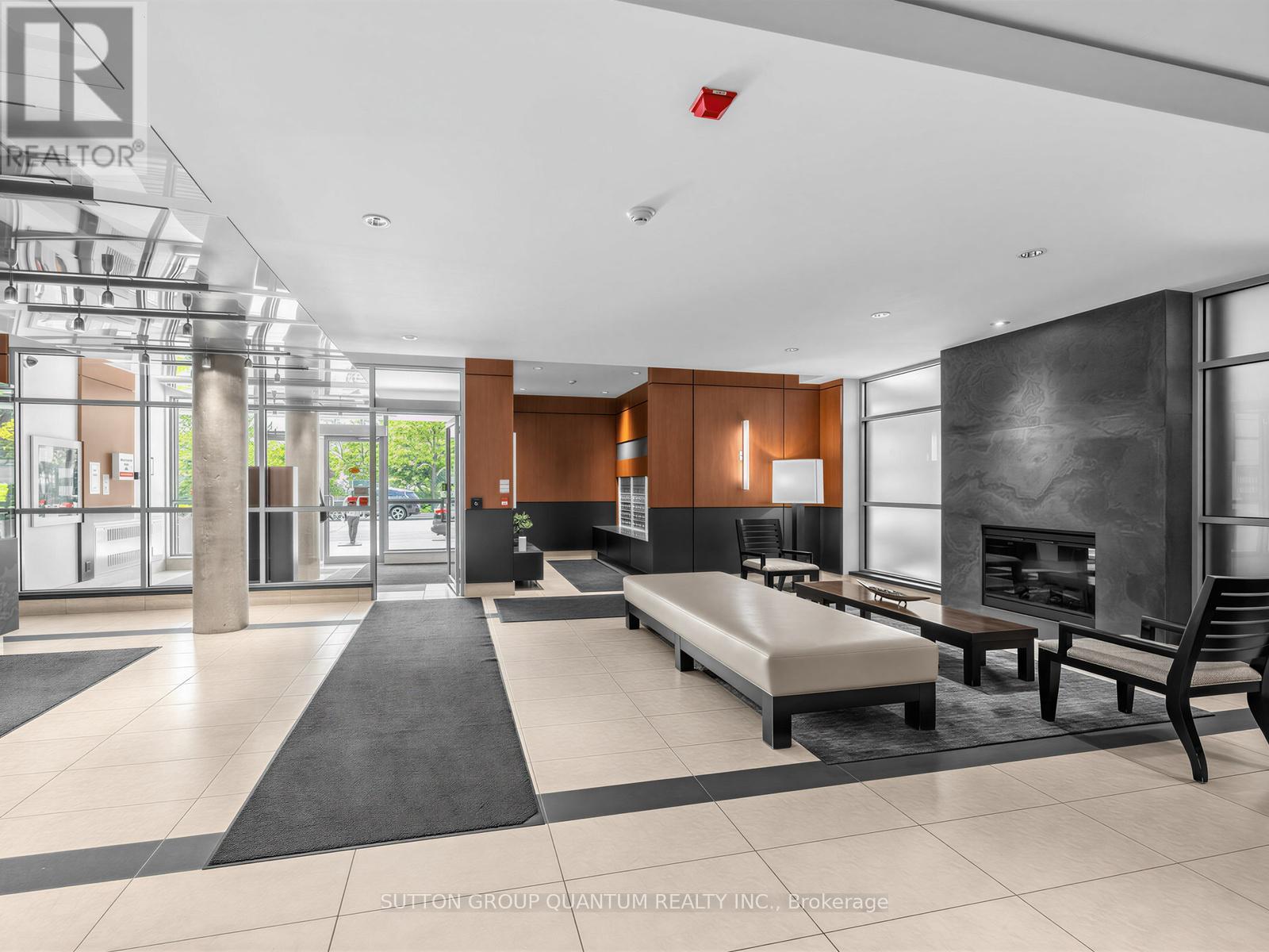 #304 80 PORT STREET E - 3