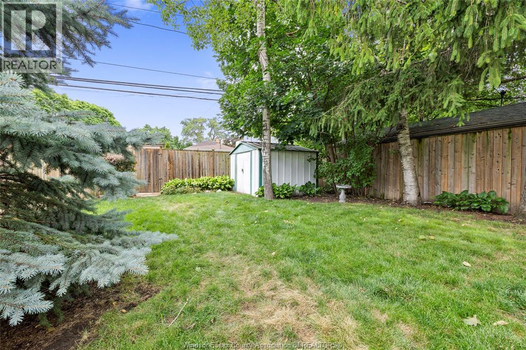 947 BRUCE AVENUE - 32