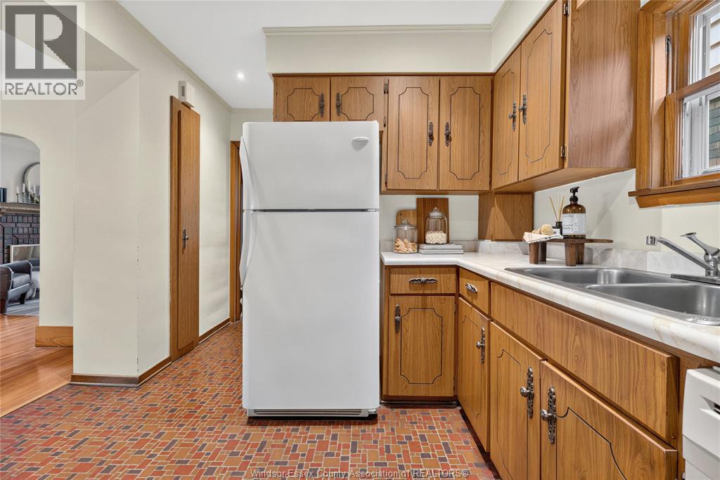 947 BRUCE AVENUE - 18
