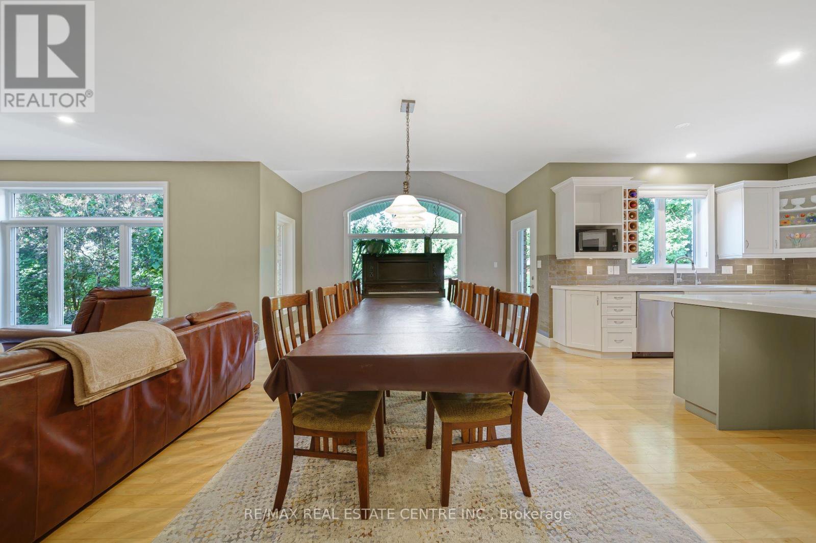 112 DIRKSEN COURT - 13