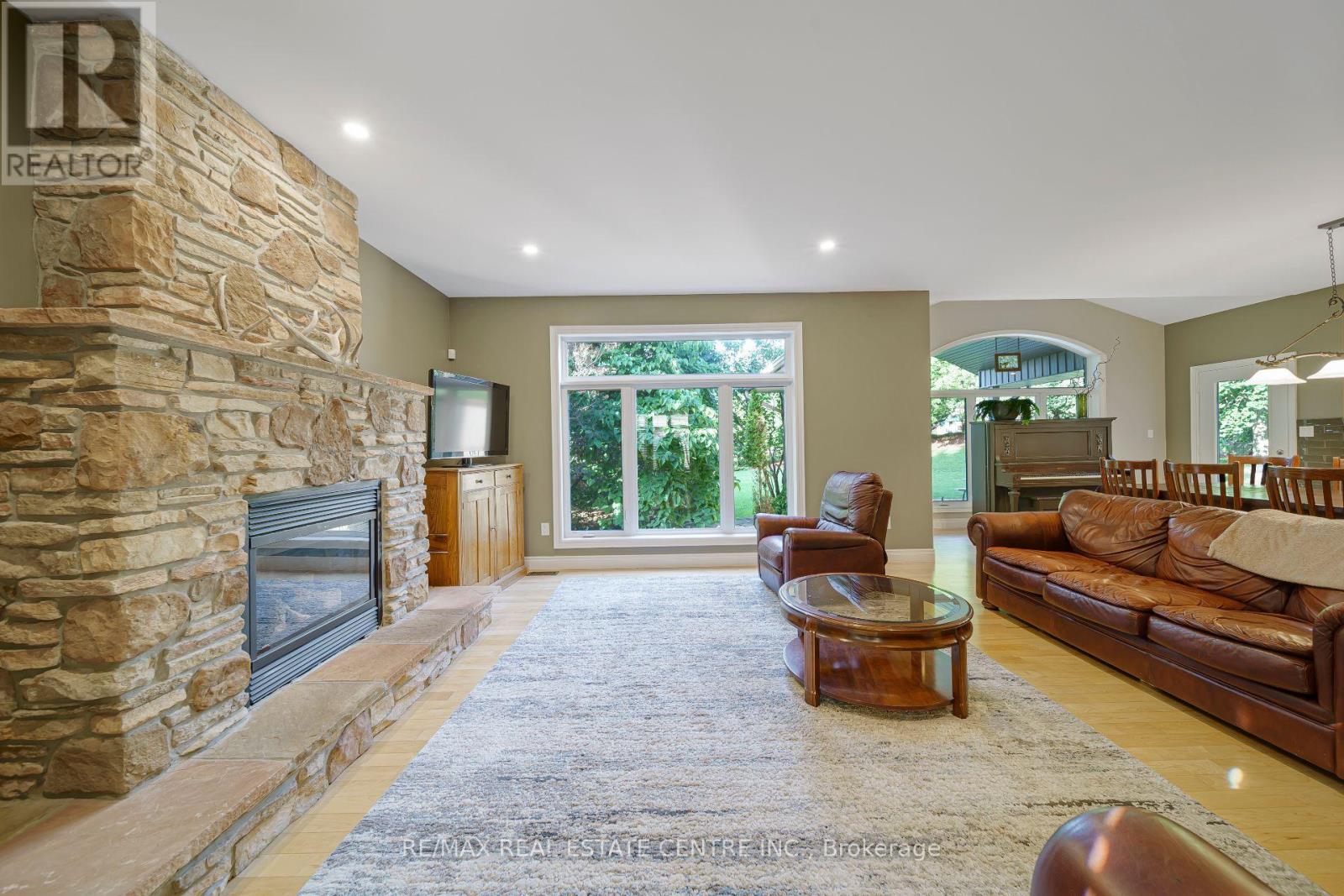 112 DIRKSEN COURT - 17