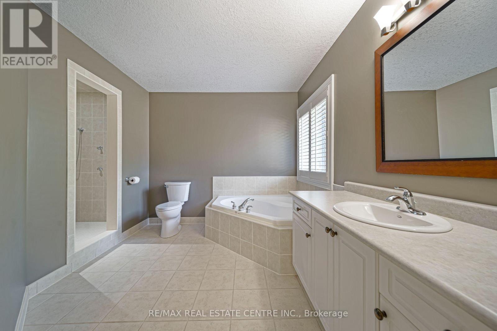 112 DIRKSEN COURT - 25