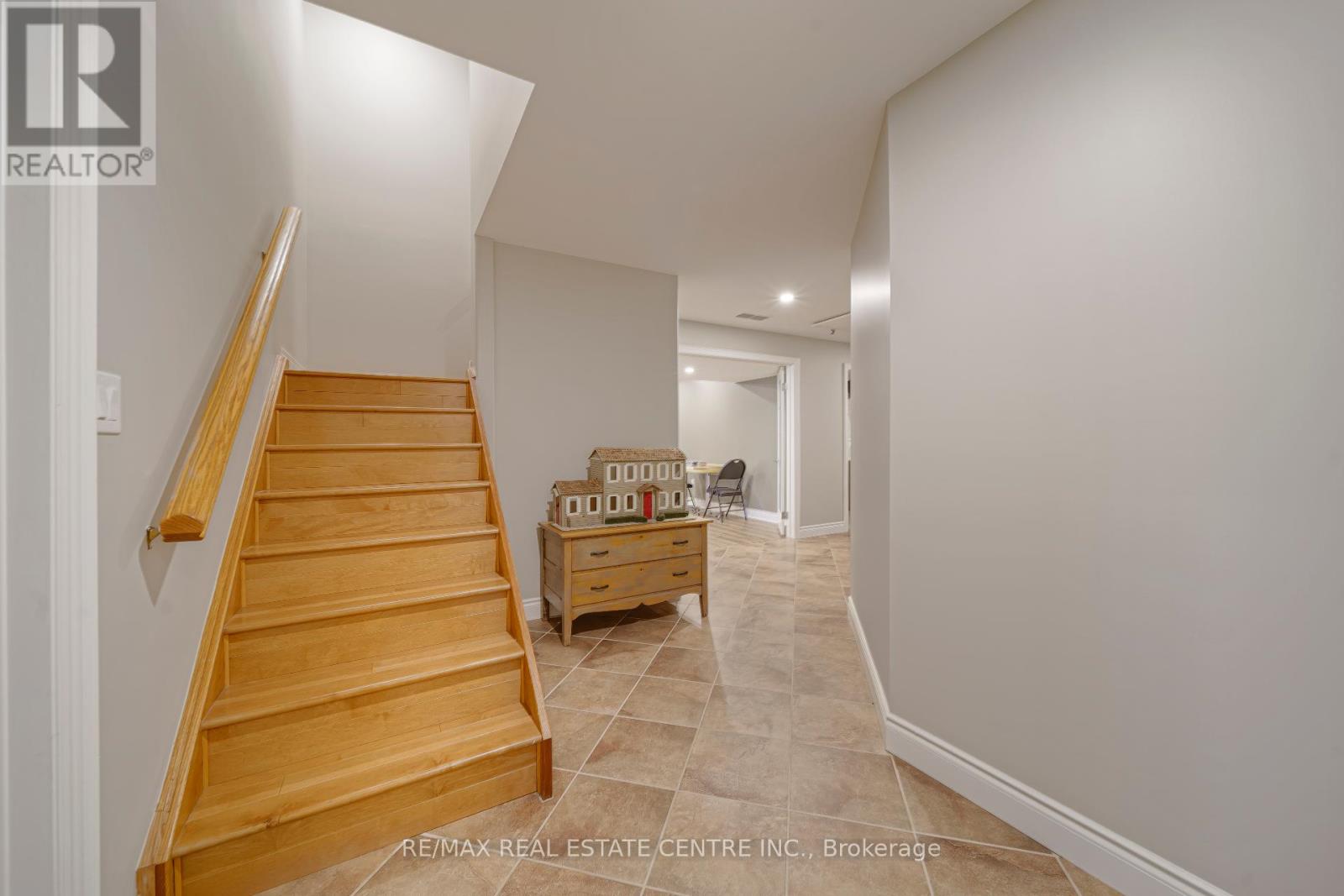 112 DIRKSEN COURT - 33