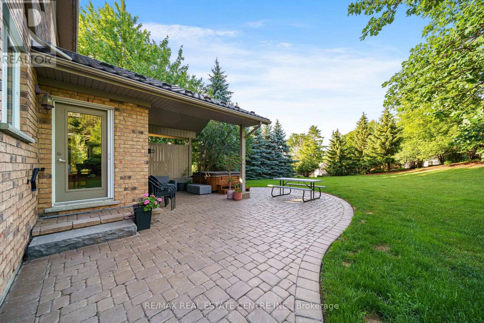 112 DIRKSEN COURT - 40