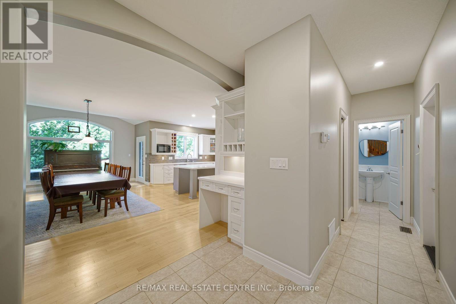 112 DIRKSEN COURT - 7