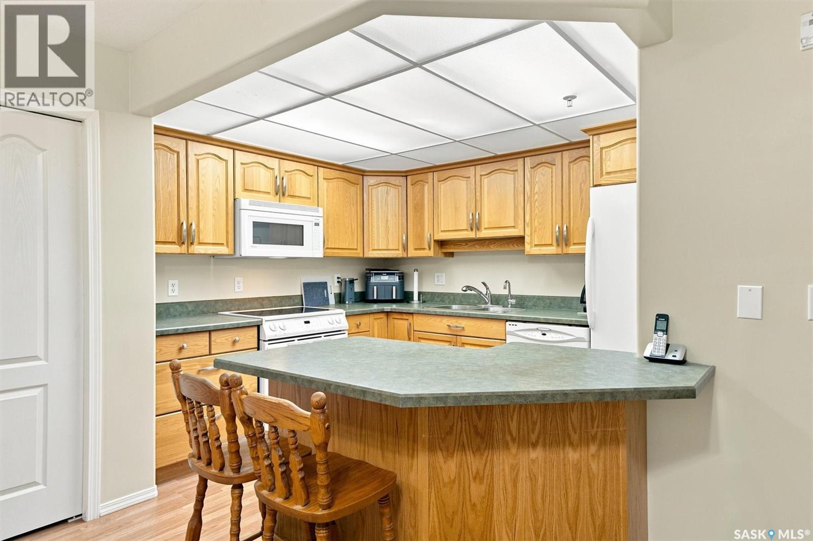 #411 1622 Acadia DRIVE - 11