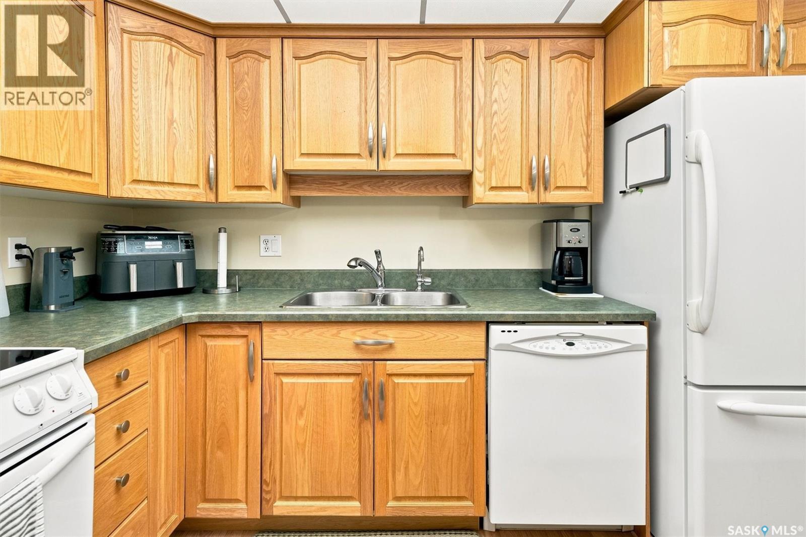 #411 1622 Acadia DRIVE - 13