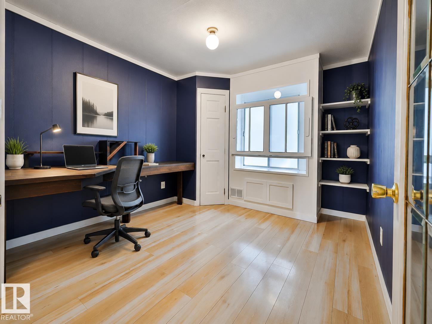 8318 80 AV NW - 10