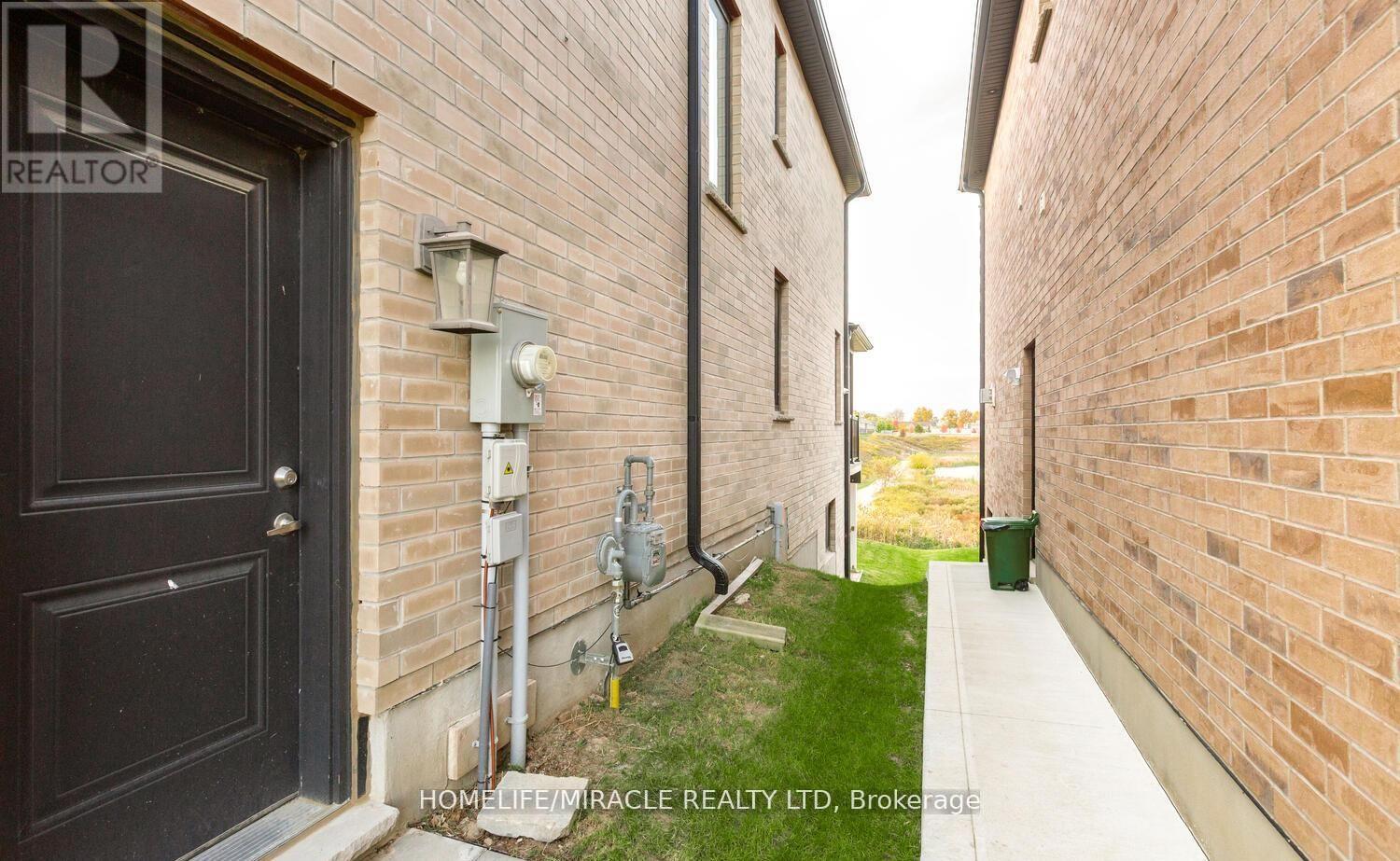 80 GRANDVILLE CIRCLE - 46