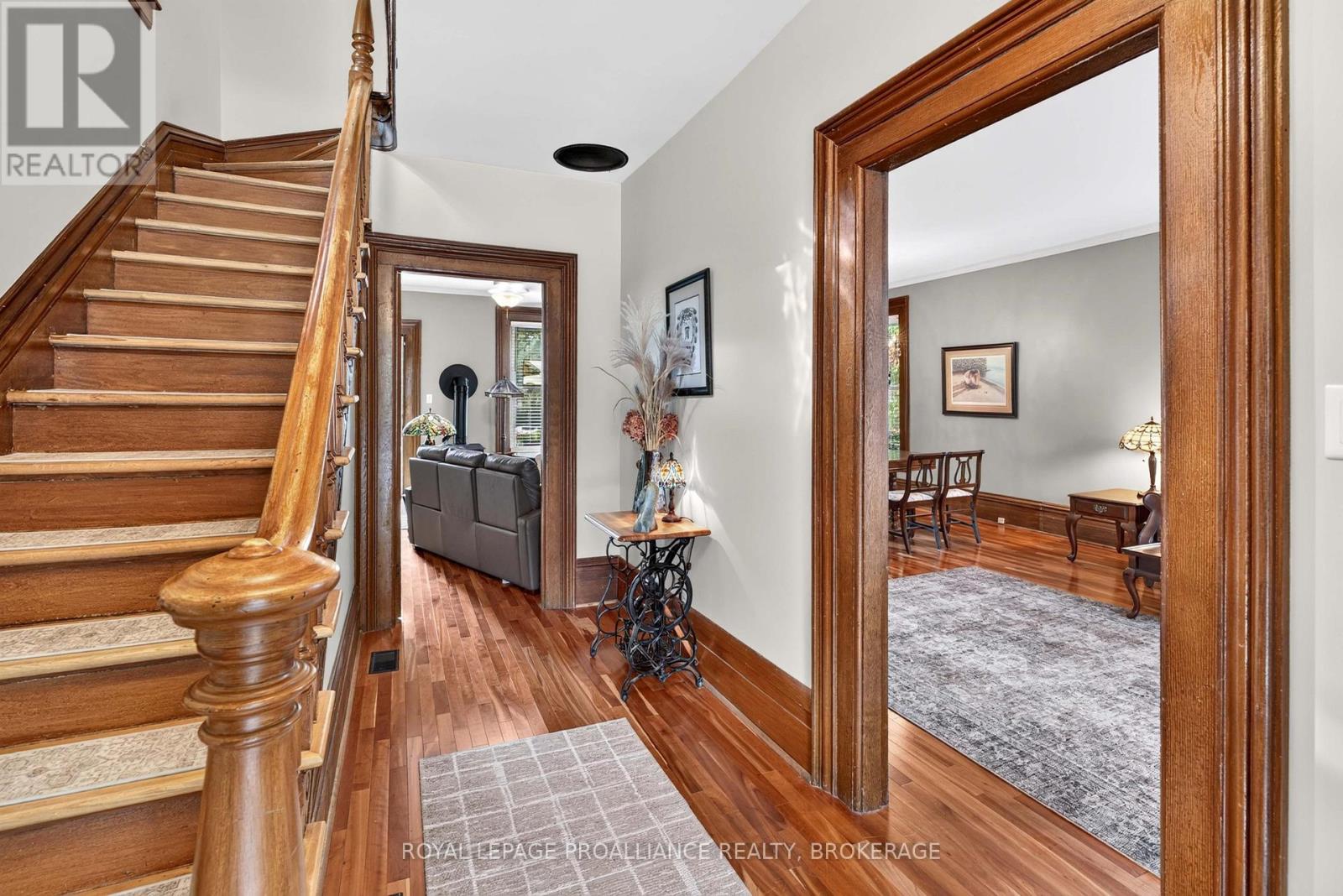 15 RIDEAU STREET - 18