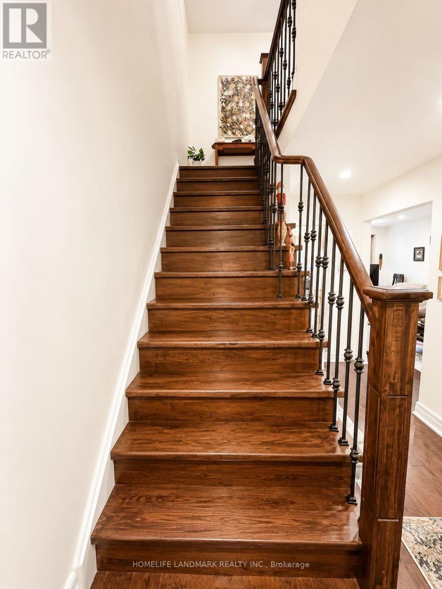 #13 115 AVENUE ROAD - 17