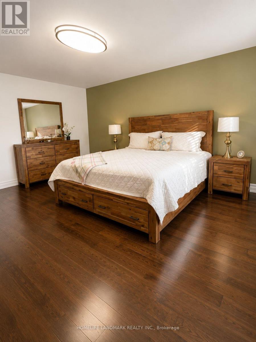 #13 115 AVENUE ROAD - 21
