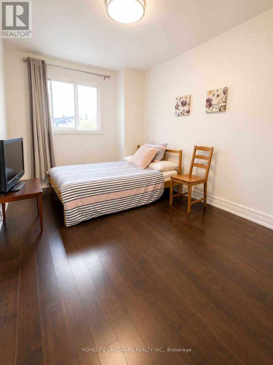 #13 115 AVENUE ROAD - 26